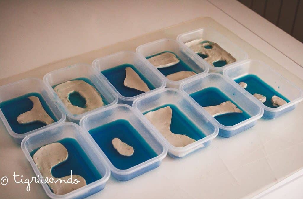 Formas Tierra Agua Montessori con arcilla