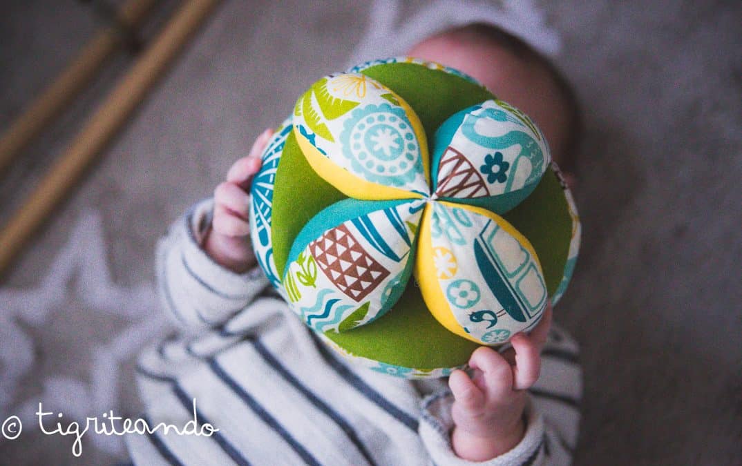 Pelota de prensión “Montessori” de Mamapai